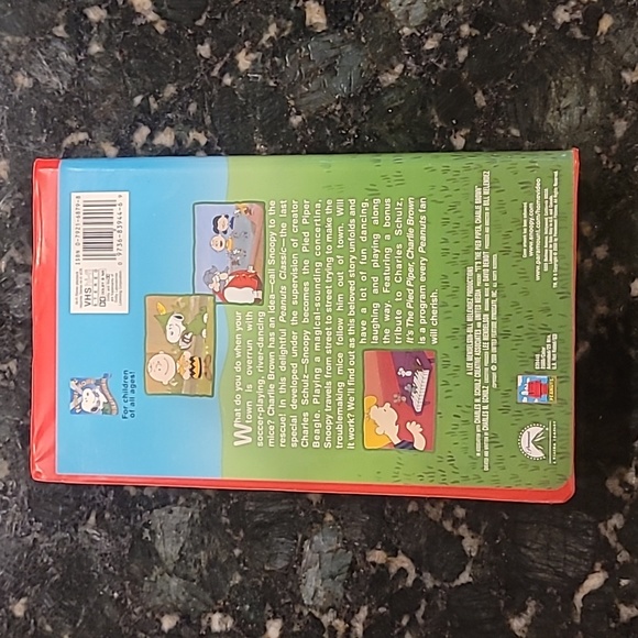 Peanuts Classics Charlie Brown VHS Set - Picture 7 of 9